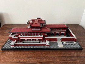 LEGO (21010) Architecture: Robie House - 100% Complete with Instructions & Box