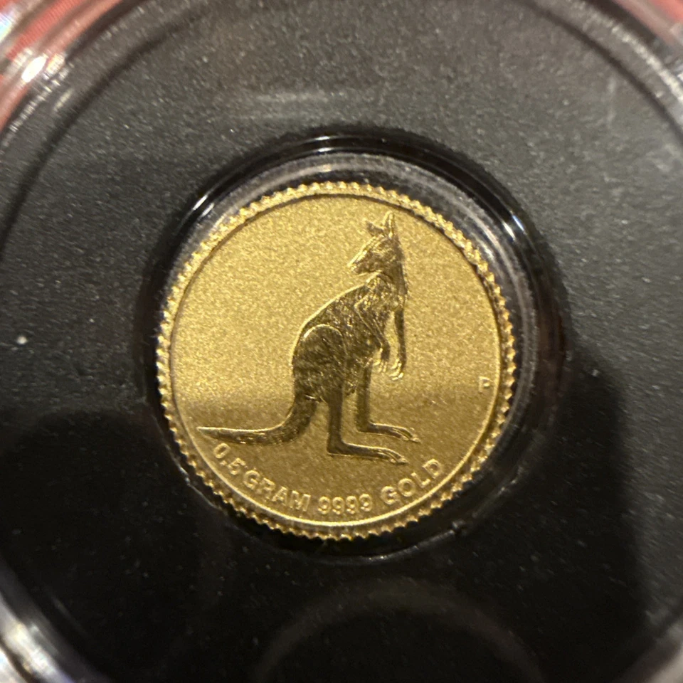2017 Australian Gold Kangaroo Miniature $2 Gold Coin in Card - 0.5 g .9999 fine - Image 4 of 4