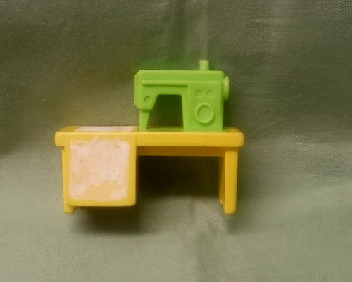 Fisher Price Little People VTG 70s Green Sewing Machine Yellow Table Furniture