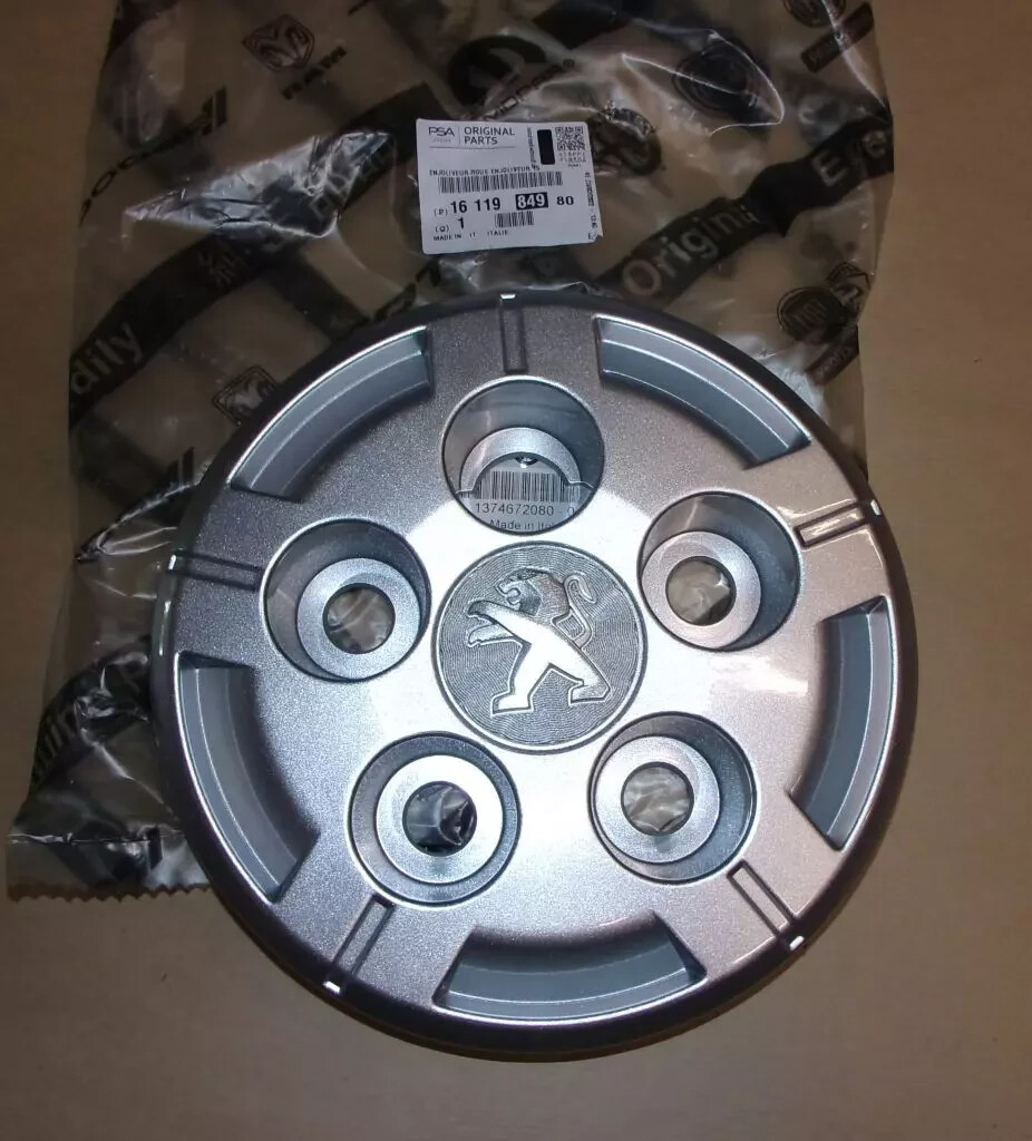 Enjoliveur 15'' Peugeot Boxer neuf d'origine constructeur avec logo chromé