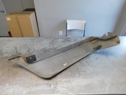 R107 560SL 450SL 380SL 450SLC 380SLC LEFT REAR BUMPER BODY VALANCE COVER - Picture 2 of 4