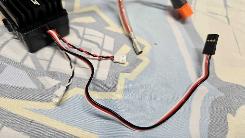 Dynamite DYNS2213 Brushed Waterproof Esc IC3 Connector Axial SCX 10 RC Crawler - Image 2 of 4