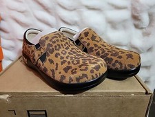 Alegria Kara Slip On Comfort Shoes Womens Size 6.5 US Animal Print