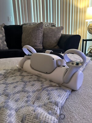 Meta Quest 2 w/ Charging Station + Accessories
