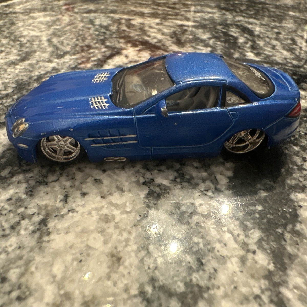 1/64th Maisto Playerz Mercedes Benz SLR McLaren Blue Diecast Car