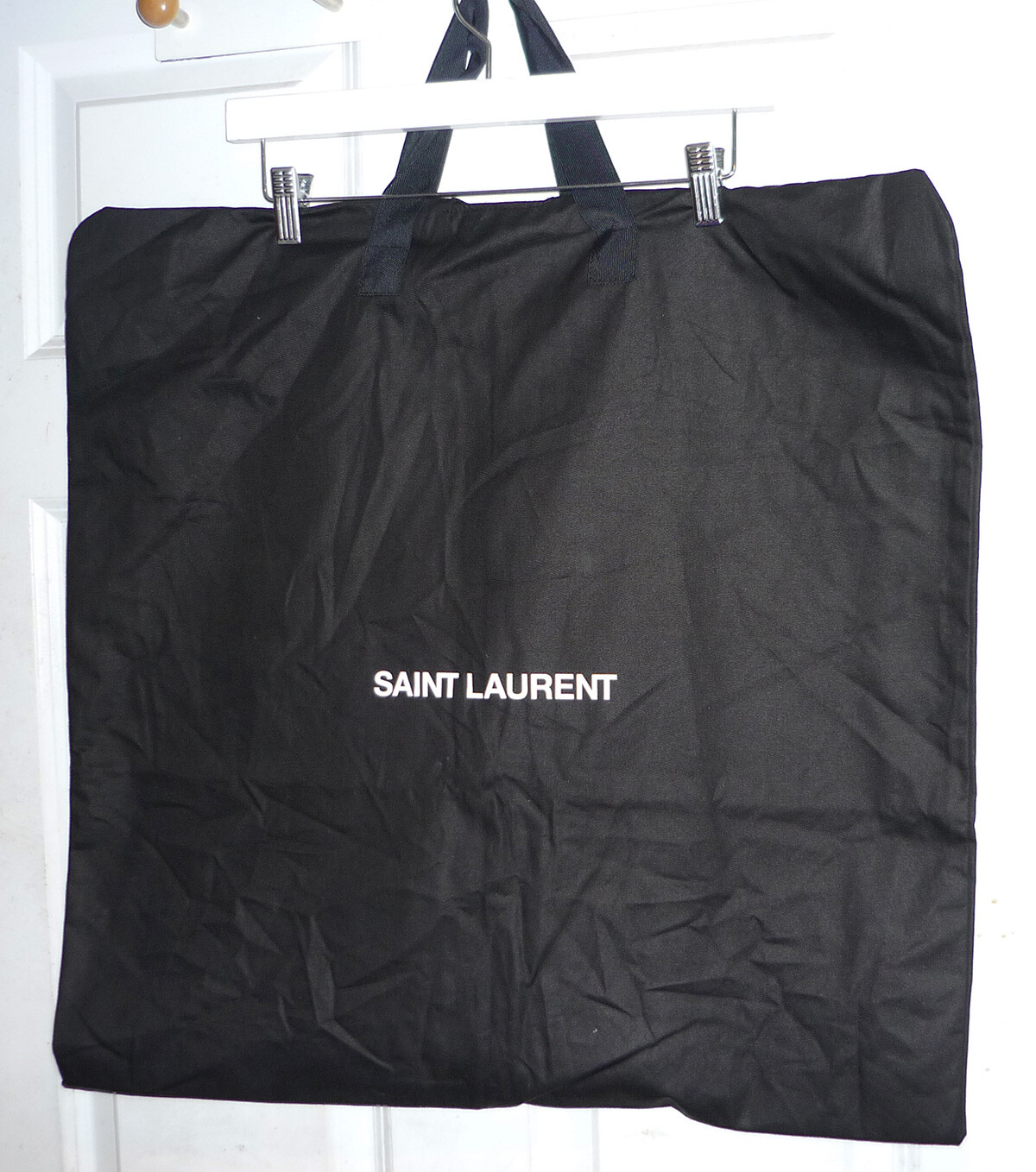 Borsa per indumenti Saint Laurent nera dimensioni 23 x 62 pollici