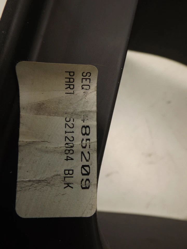 Chevrolet Cobalt 2005-2010 base de consola central negra usada 25845895 OEM Foto 3 de 4