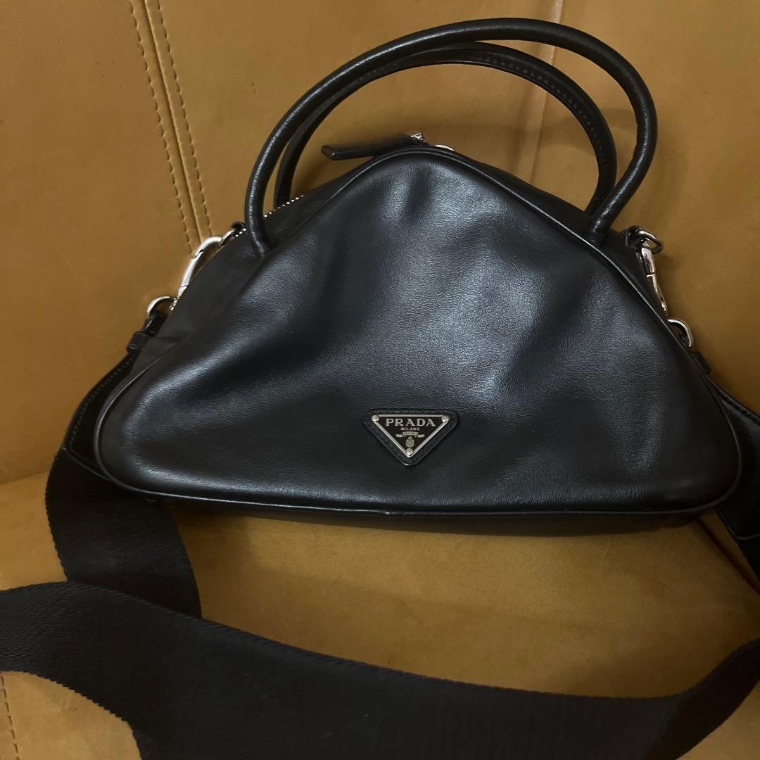 Sold out Magazine published 2022S PRADA shoulder bag black image 2