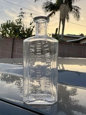 TACOMA WA / STEWART & HOLMES DRUG CO. old medicine bottle 5 1/4 in. Tall Clean