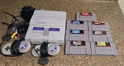 Super Nintendo Entertainment System SNES Console Bundle W/Two Controllers &Games