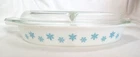 Pyrex Oval Vegetable Dish w Lid Turquoise Snowflake on White 1-1/2 quart Vtg