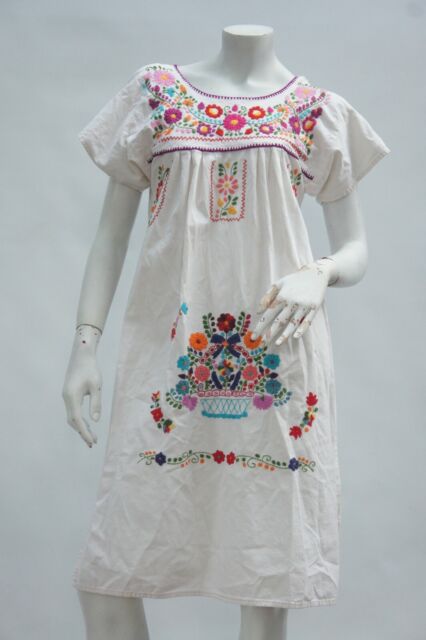 Vintage 70s Embroidered Traditional Mexican Oaxacan Dress