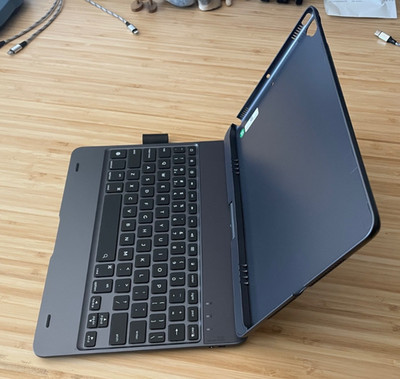 Typecase Touch Keyboard Case KB201-097 iPad Pro 10.5 Air 3 Excellent