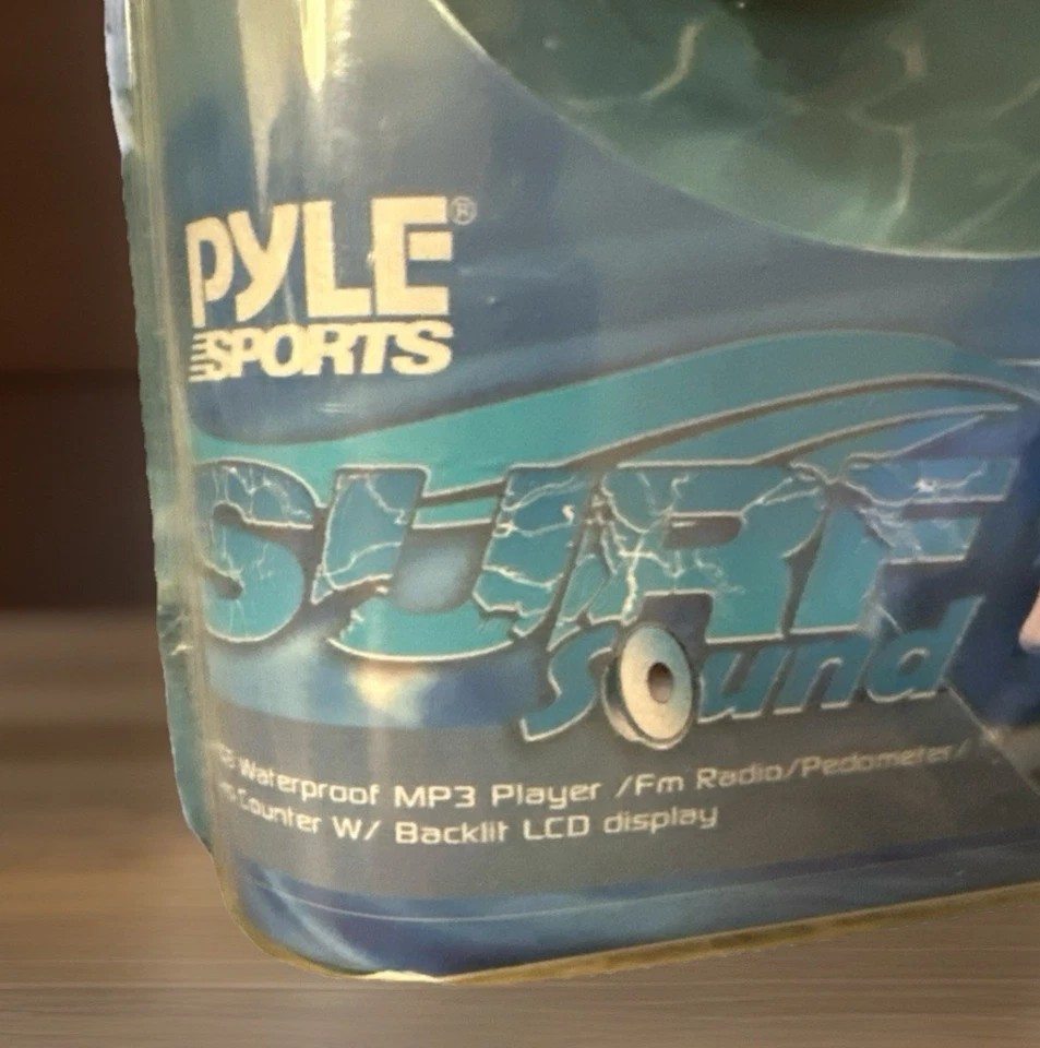 Pyle Sports Surf Sound 4GB Waterproof MP3 Player/FM Radio LCD Display Rare NOS - Image 3 of 3