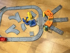 Chuggington Engine & Interactive Trainee Roundhouse Station & Crane & Track VGC