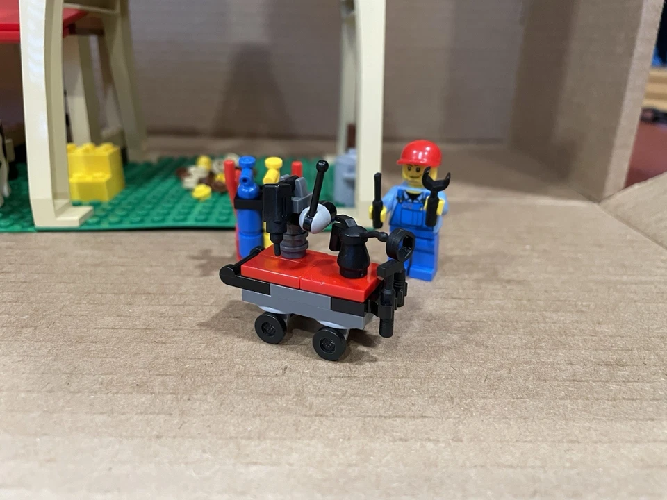 Retired Lego Set 7637 Farm 100% Complete With Mini figures - Image 4 of 4