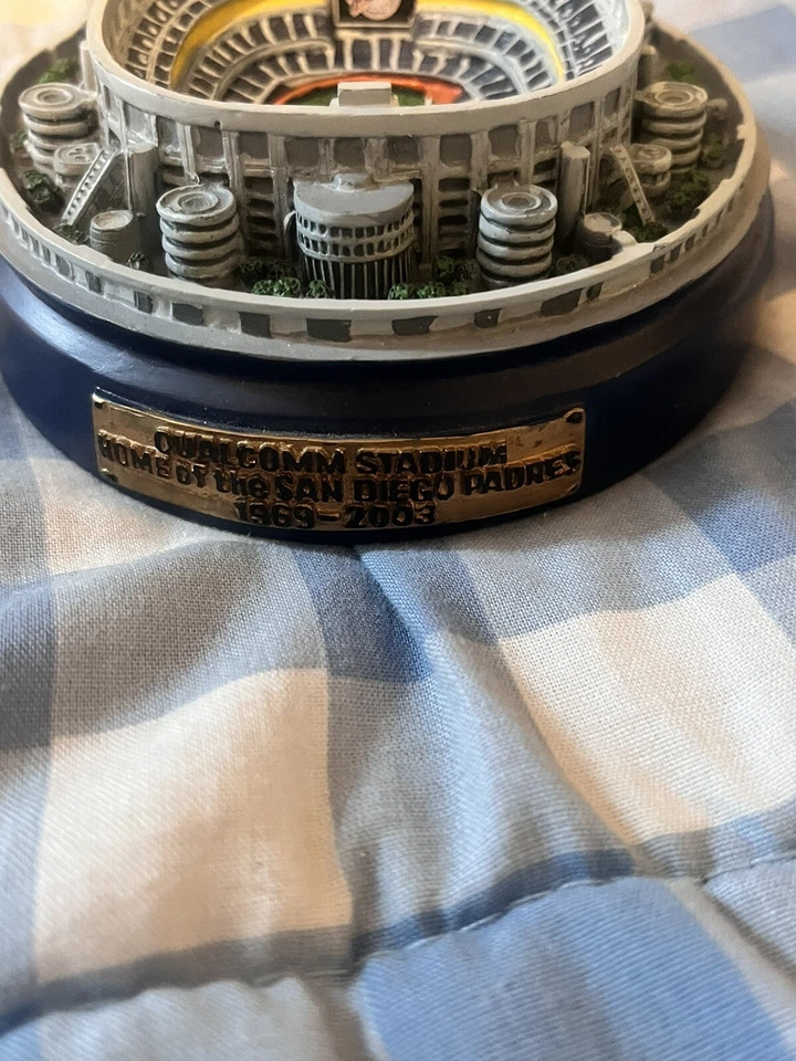 Réplica del estadio Qualcomm de los Padres de San Diego 1969-2003 MLB Pro Specialties sin bandera Foto 4 de 4