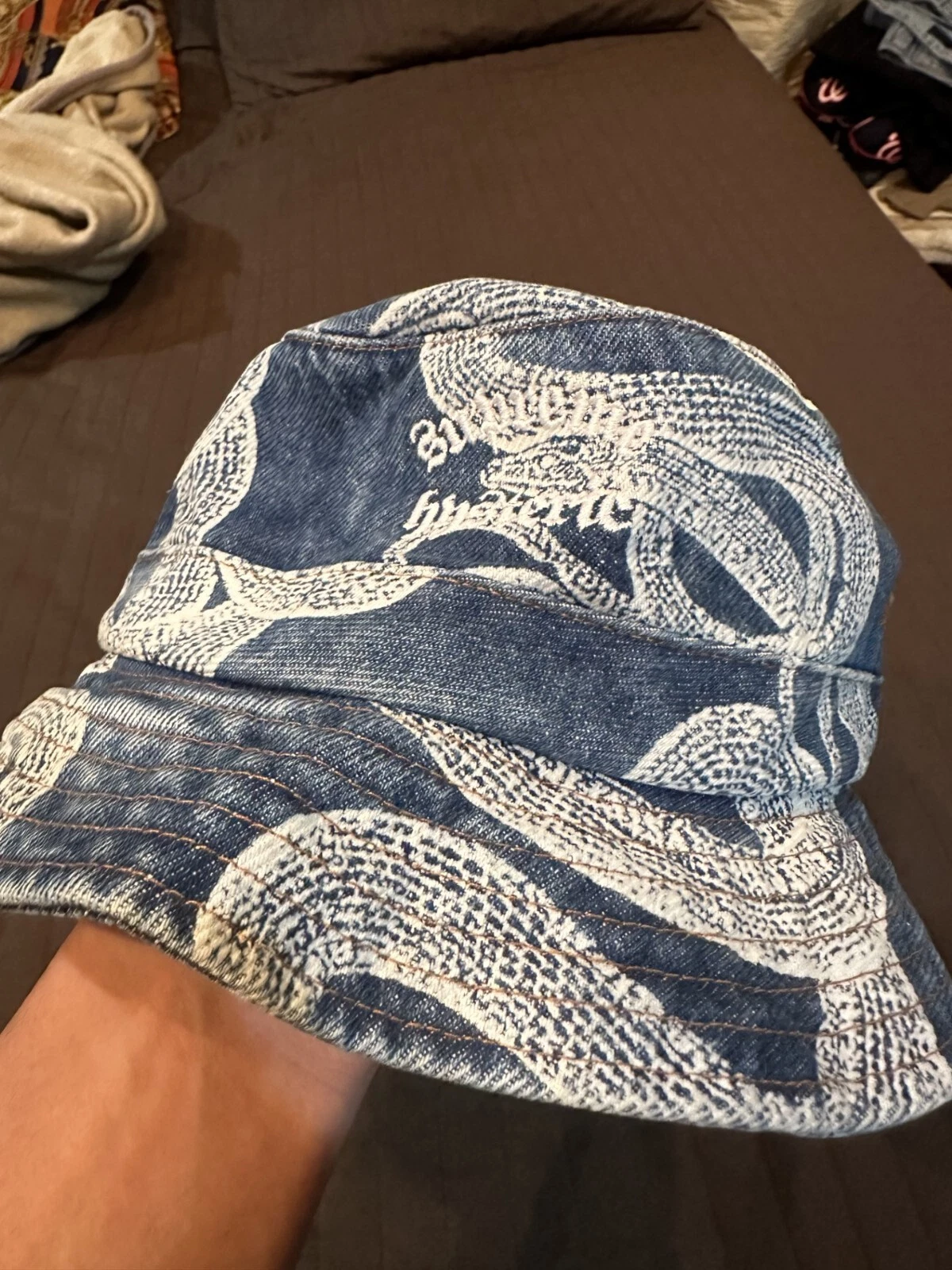 Chapeau seau broyeur hystérique Supreme Hystérique Glamour bleu moyen/grand