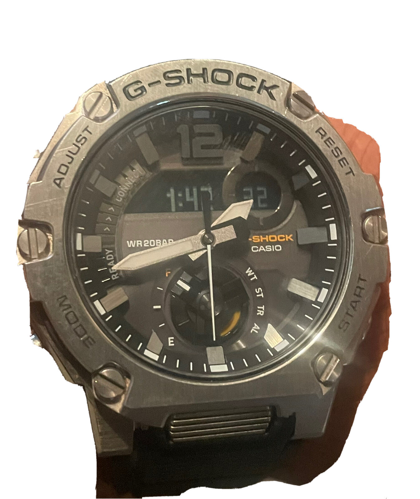 Stylish and durable wristwatch for men and women-image