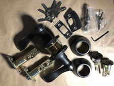 NEW  Set of 3 Entry Door Locksets/ Deadbolt Combo / Keyed Alike "SHIPS FREE"