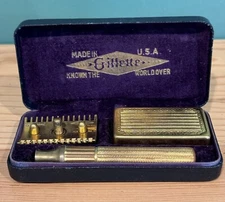Vintage Gillette HEAVY GOLD TECH DE Safety Razor Set in Case 1940's