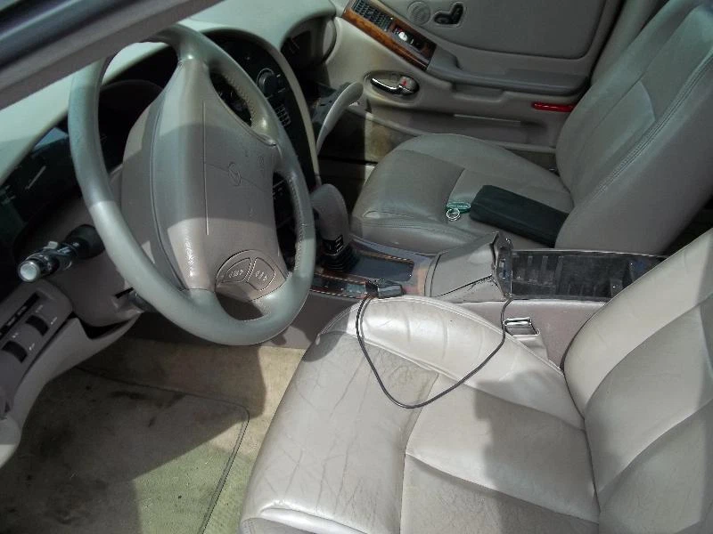 Conjunto de luz trasera usada se adapta a: Oldsmobile Aurora 1995 tapa montada grado A Foto 3 de 4