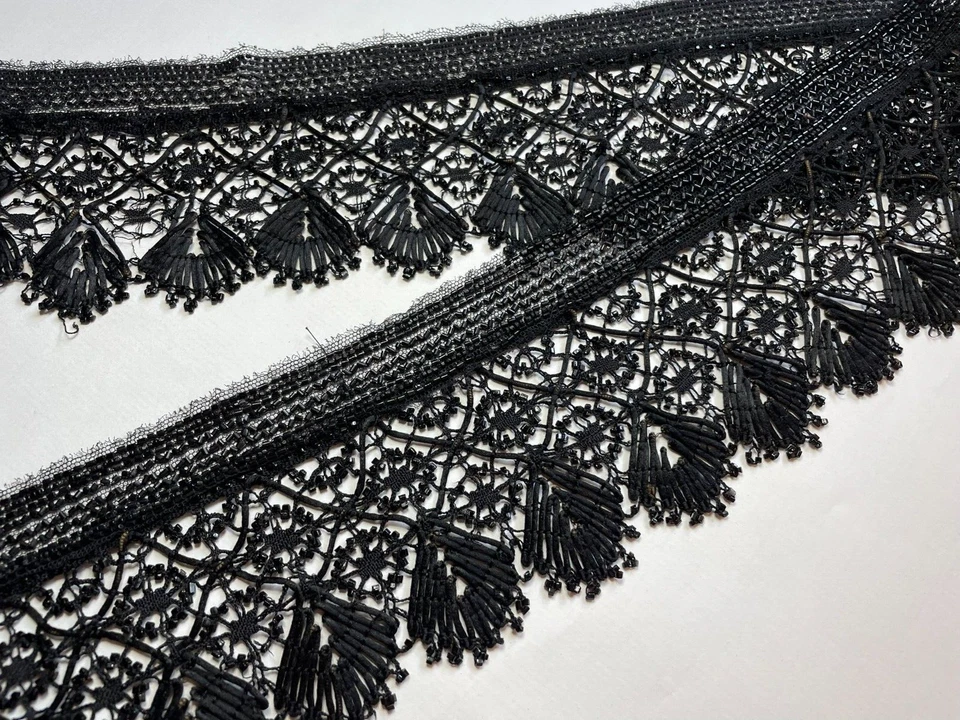 DENTELLE ANCIENNE - RICHE DENTELLE genre torchon ornée de perles de jais - 19ème - Photo 4/4