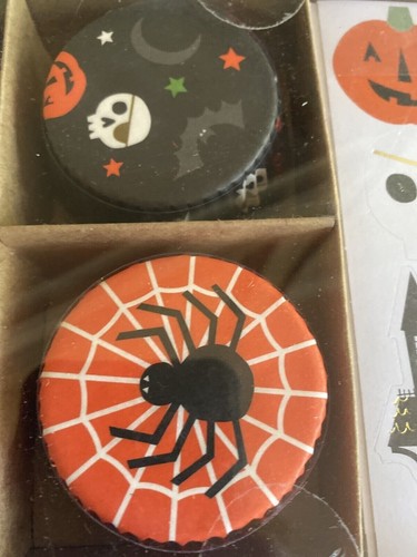 Meri Meri Something Wicked Halloween Cupcake kit 24 Cases and Toppers - Picture 4 of 7