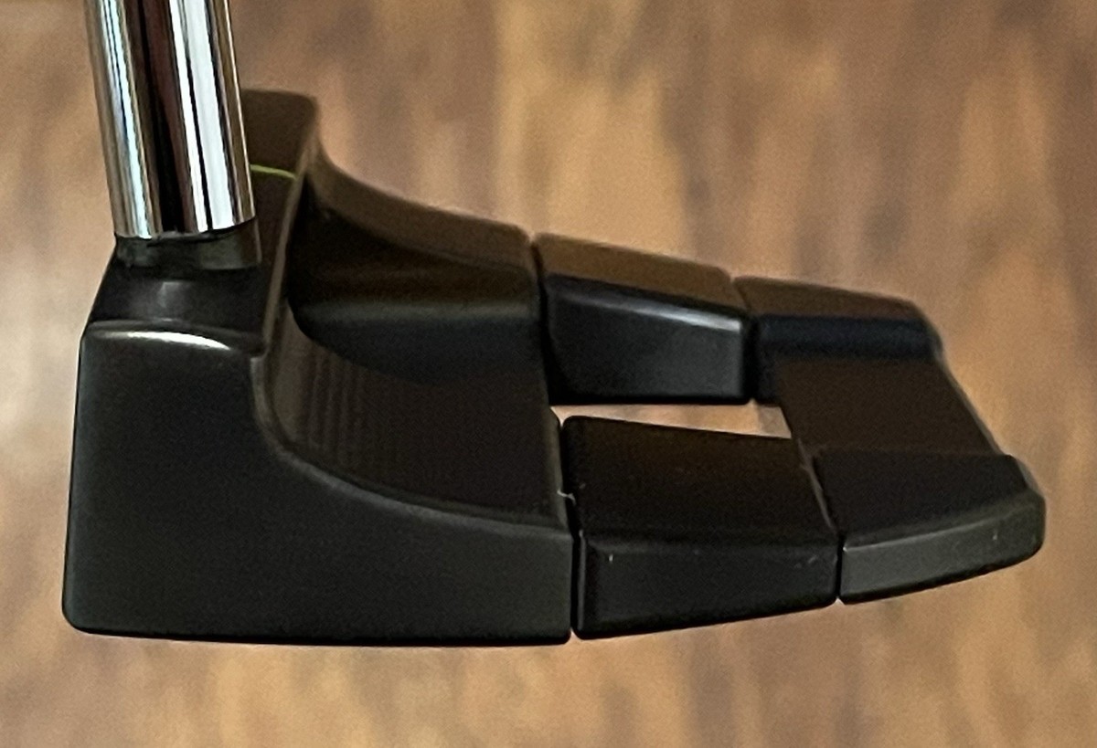 Putter Scotty Cameron Studio Style Fastback 2025 - Finition Xtreme Dark - Personnalisable