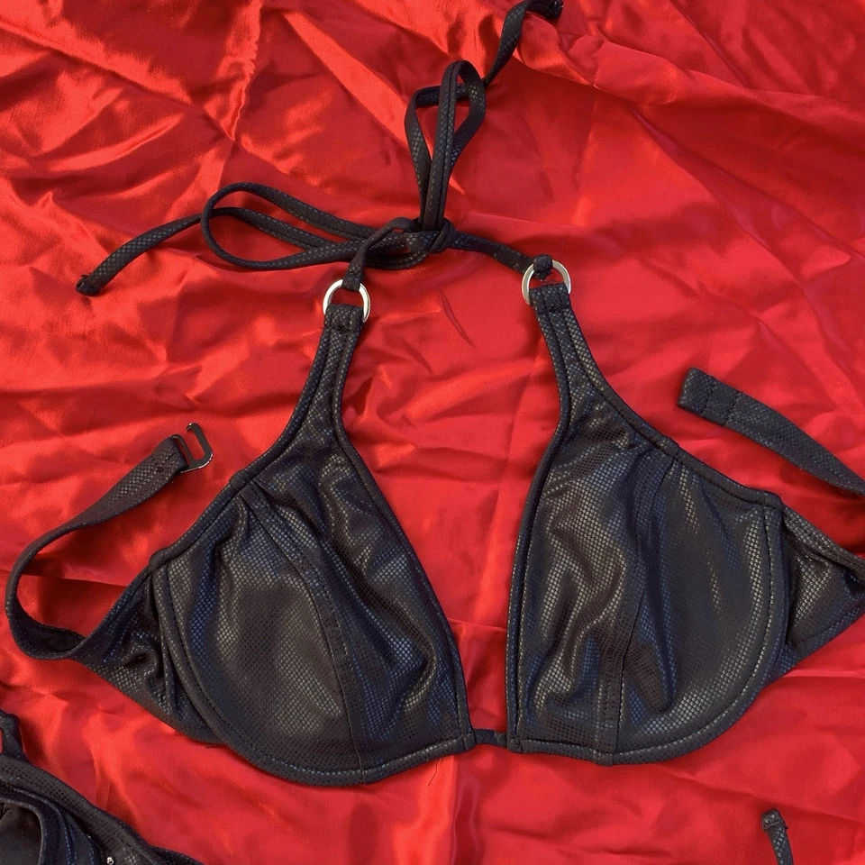 Bikini vintage Y2K/90s Bebe negro brillo estampado reptil estrás adornado Foto 2 de 4