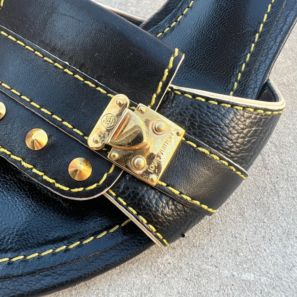 Louis Vuitton | Auténticas mulas de aguja con hebilla de herrajes dorados de cuero negro vintage (37) Foto 4 de 4