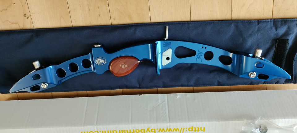 Archery: Right Hand Bernardini Nilo 23