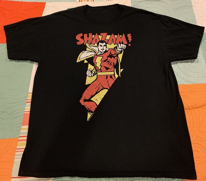 🔥 Classic DC Comics SHAZAM Captain Marvel Lightning Bolt XL Black T-shirt JLA