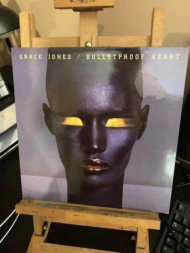 GRACE JONES - BULLETPROOF HEART - VINYL LP + INNER ESTU 2106 1989 - EX/EX