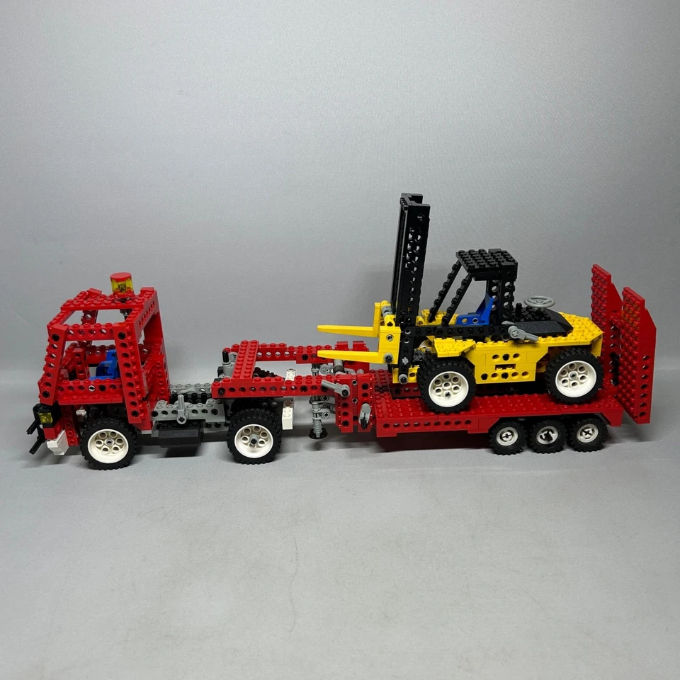 LEGO Technic 8872 Forklift Transporter, photo 3 of 5