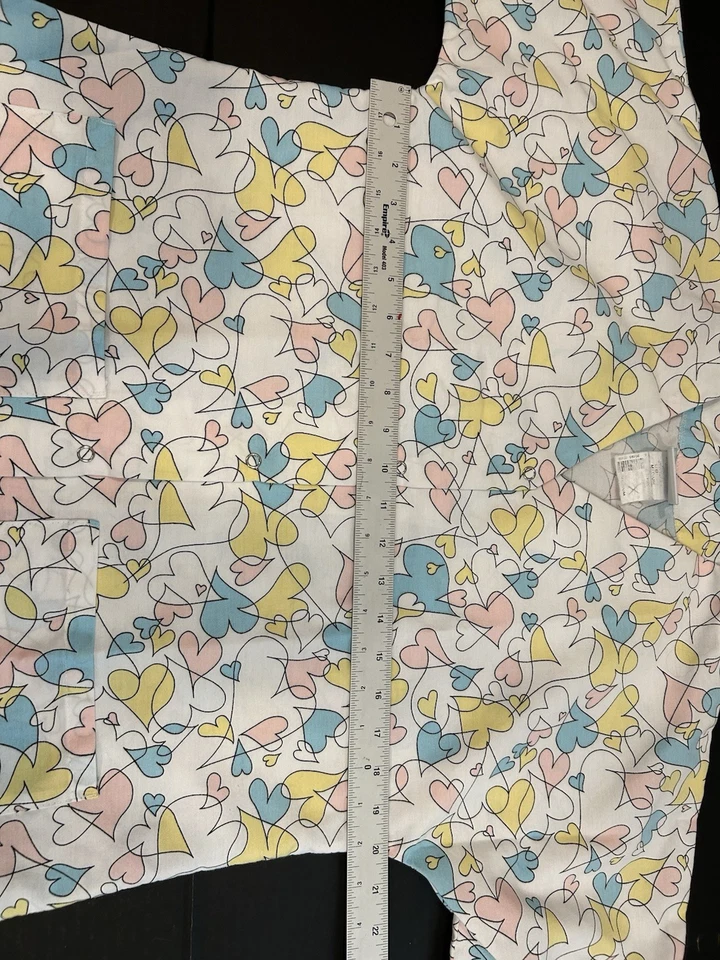 Medical Apparel EWC Scrub Sz MED Shirt White w/ Hearts Snap ER Nurse Vet Doctor - Image 3 of 4