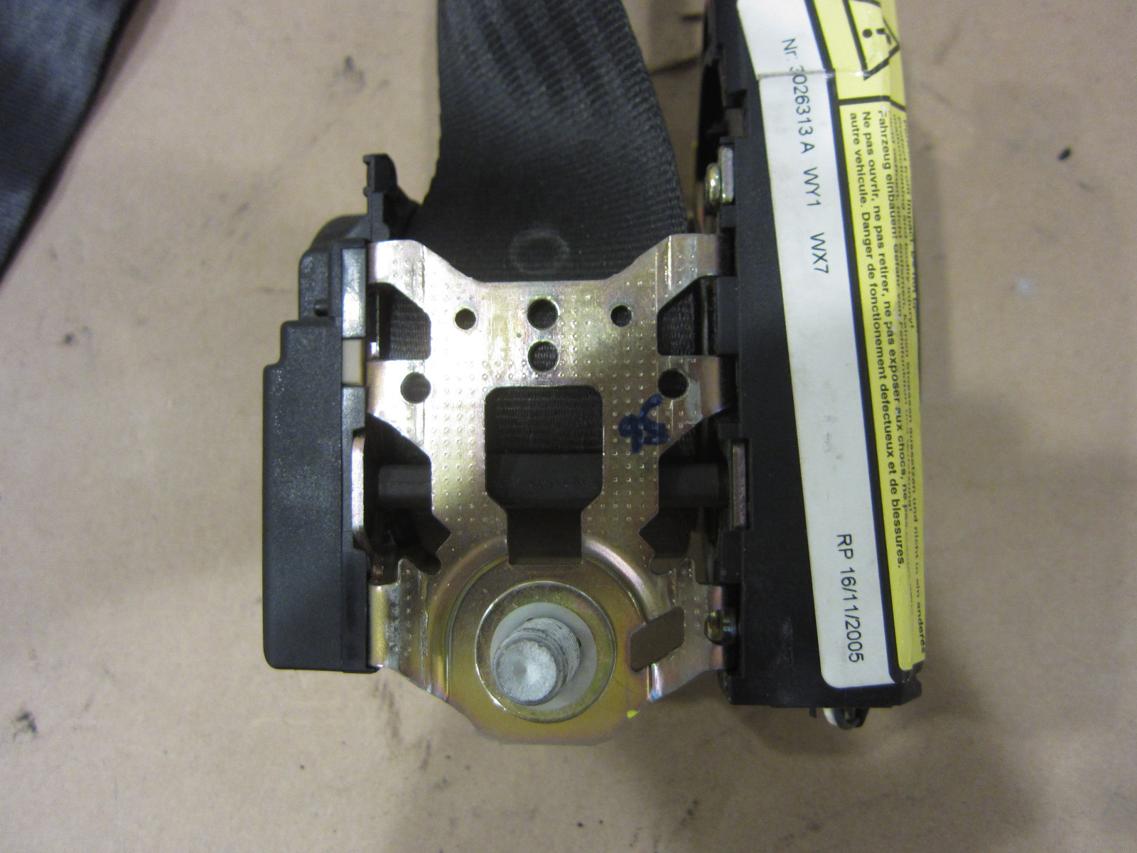 Maserati 4200 - LH Front Seat Belt Roller - Part# 67190800