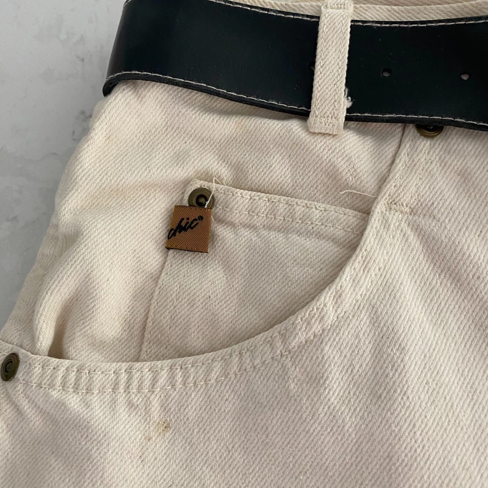 Chic Jeans Shorts Vintage Size 13 Cotton Pockets Zip Fly High-Rise 7" Inseam - Image 2 of 4