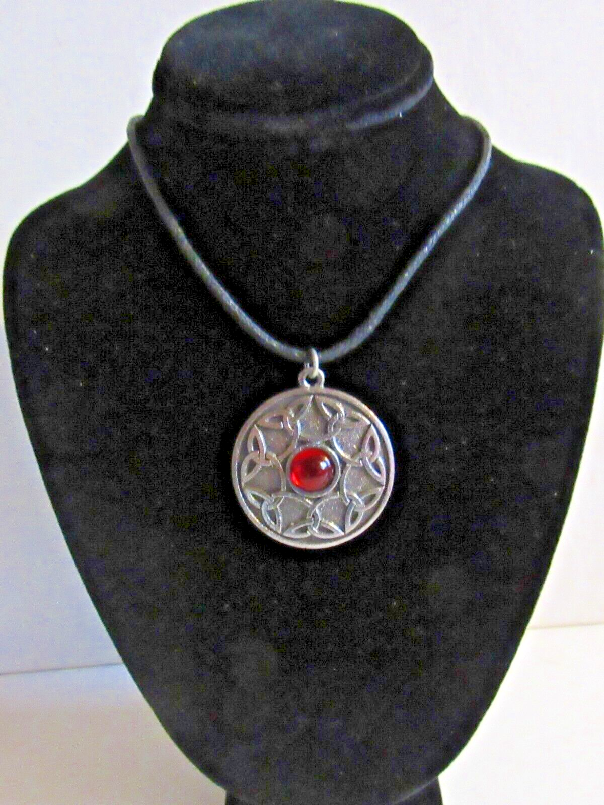 #P3) PENDANT PEWTER CELTIC INTERLACED ROUND WITH RED GEM BLACK CORD JEWELLERY