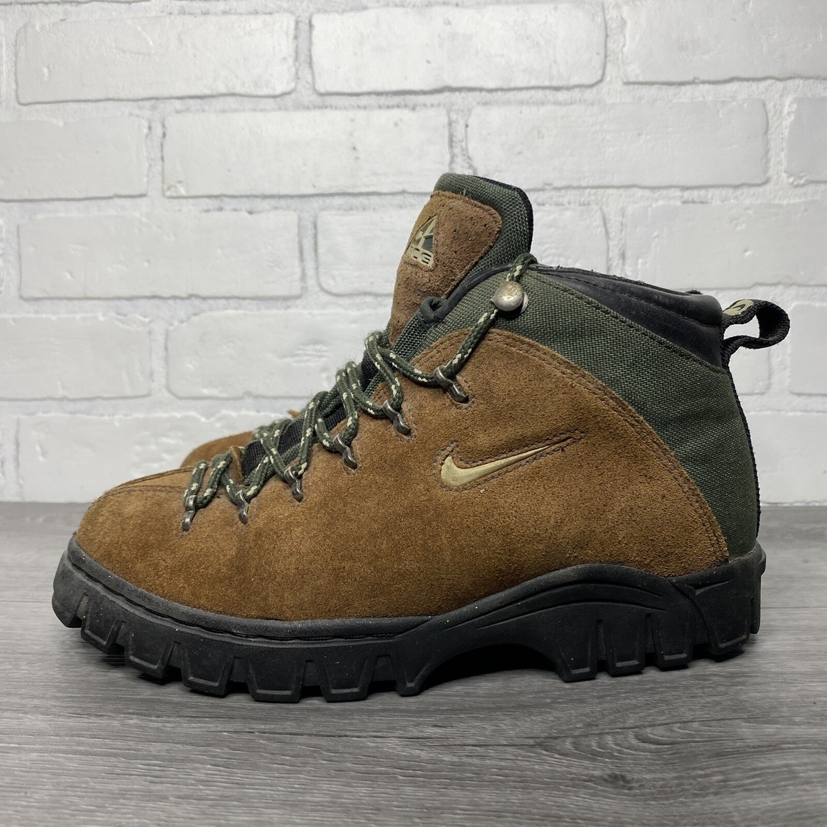 Vintage Nike ACG Hiking Boot Suede Leather Trail Brown/Green Vintage Nike ACG Hiking Boot Suede Leather Trail Brown/Green