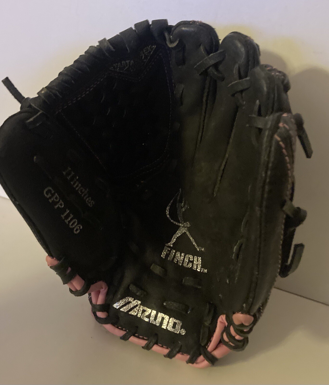 Mizuno GPP 1106 Baseball Softball Glove 11&rdquo; Girl Left Hand Right Hand Throw