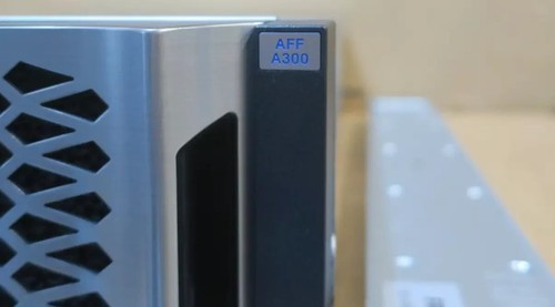 Système de stockage 100 % flash NetApp AFF A300 3U + 2 contrôleurs HA 111-02493 2 blocs d'alimentation - Photo 3/7