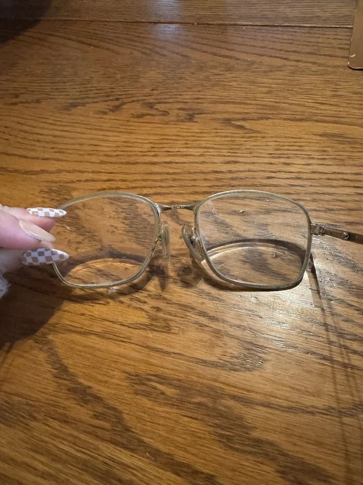 Par de gafas Lamy vintage con marco de metal dorado Foto 3 de 4