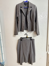 A. Byer Gray 2-Pc Skirt Suit Set Size 6 Business Notch Lapel 3-Button