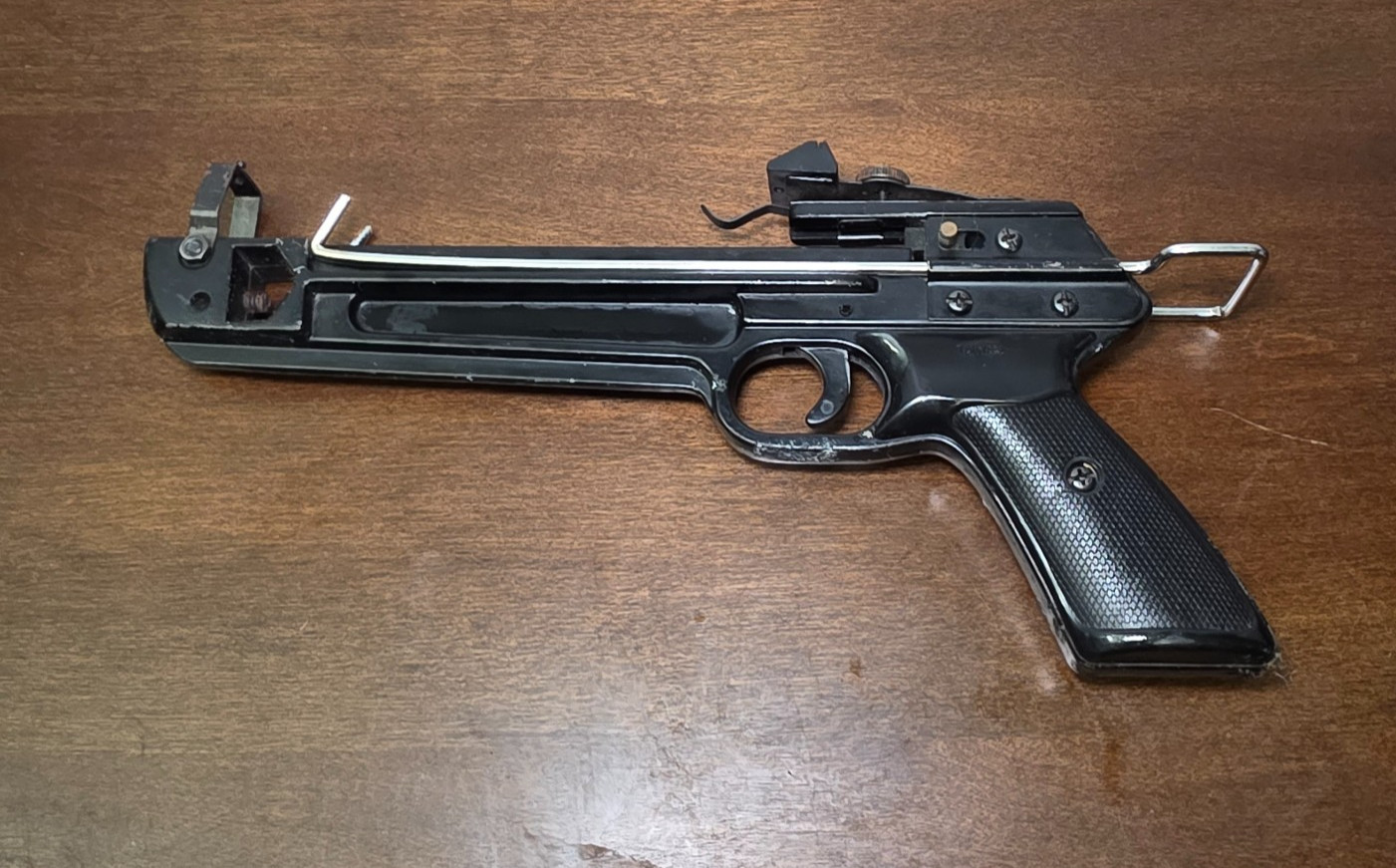 MINI PISTOL GRIP CROSSBOW HAND HELD BLACK - USED - READ