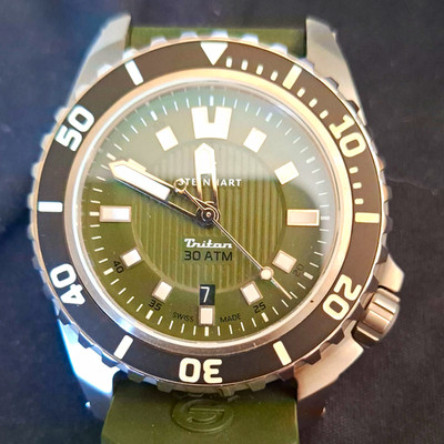 Steinhart Triton Automatik Taucheruhr 45mm 300m grün/schwarz Ref.103-0998
