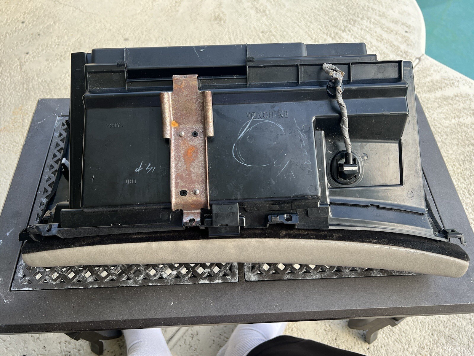 0512 Acura RL *CLEAN* Glove Box Door Skin TAN TAUPLeather Glovebox