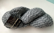 CASCADE 220 Yarn 9402 GRAY MARL - 100 Peruvian Highland Wool - 220 yds/100g