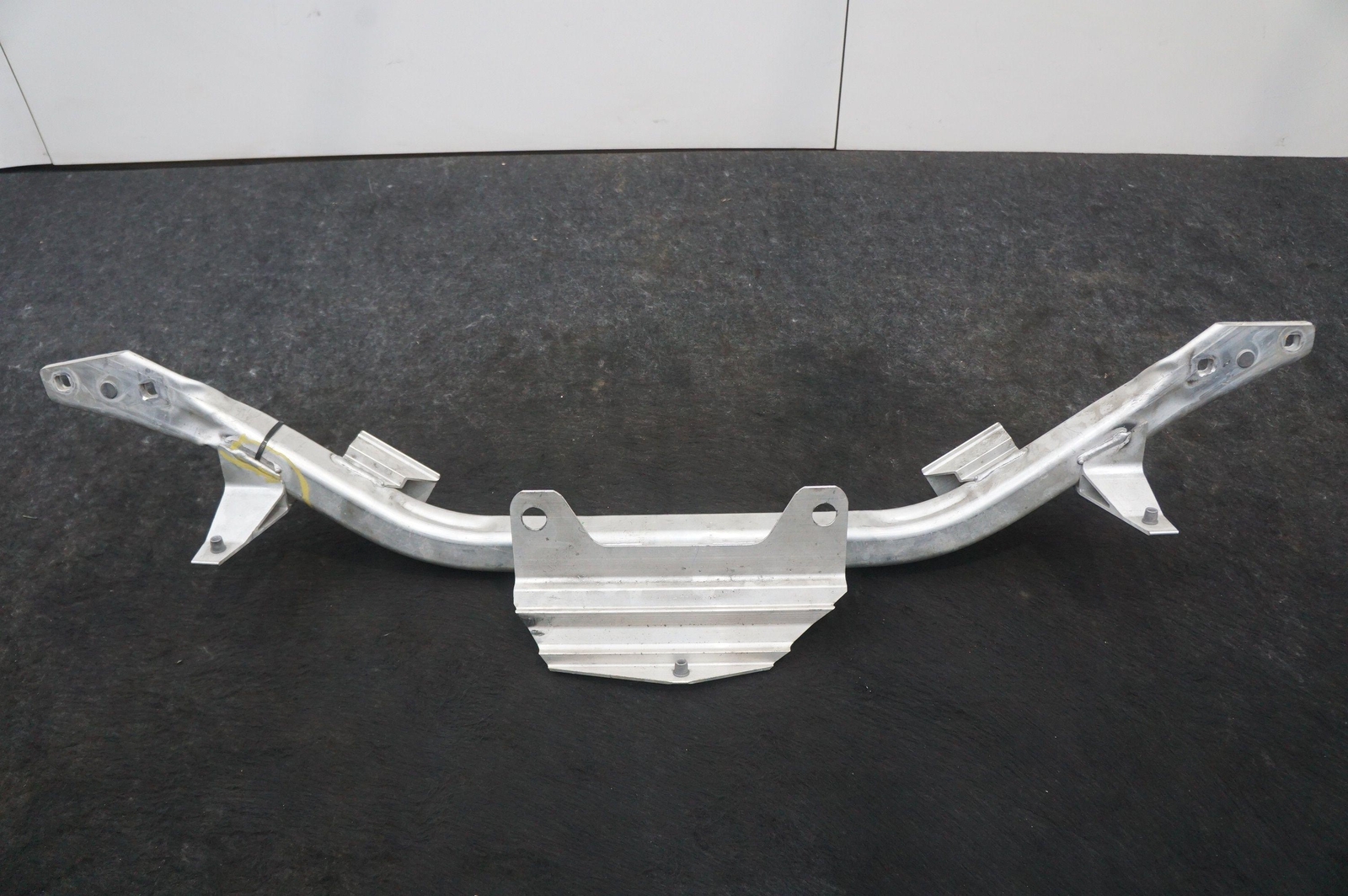 Front Center Collision Beam 51647198882 Rolls Royce Ghost Series I 09-14 *Note*