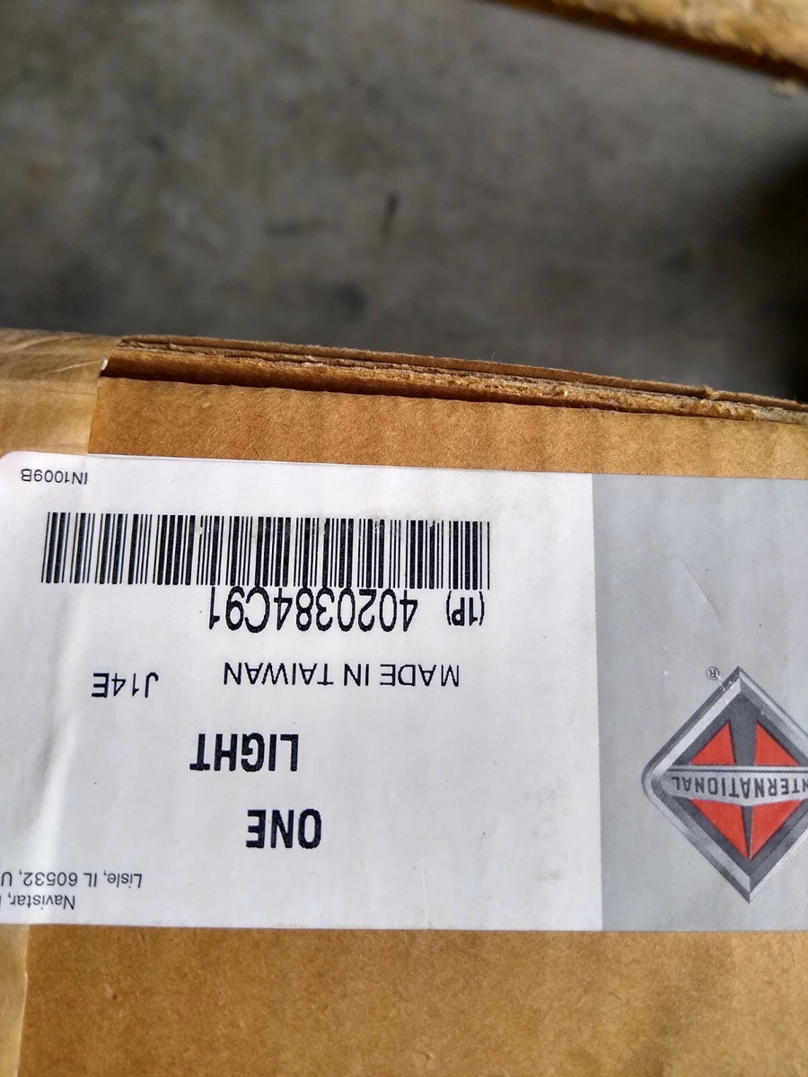 NAVISTAR INTERNATIONAL HEAD LIGHT ASSY. LEFT#3765679C94/RIGHT 